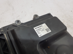 VOLVO XC60 (2017–2026) Engine control unit 32383818 - 3