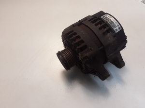 Kia Sorento (2009–2014) Alternator 373002F100 - 2
