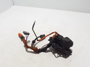 VOLVO XC60 (2017–2026) Aku laadimispesa 32416189 - 2