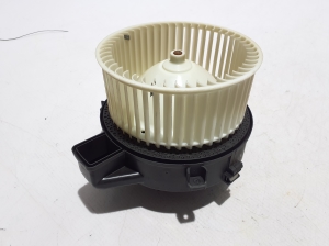 VOLVO XC60 (2017–2026) Heater blower motor 32241017 - 3