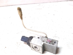Air suspension valve - 050606