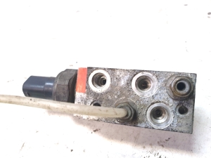 Mercedes Benz ML-Class 164 (2005–2011) Air suspension valve 050606 - 3