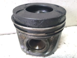 Piston and its parts - 0830923