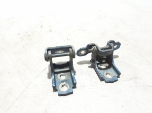   Charnière supérieure de porte avant  - 804000018R 