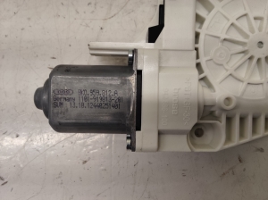 AUDI A6 C7 (2011–2018) Rear side door window regulator motor 8K0959812 - 3