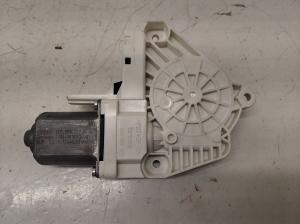 AUDI A6 C7 (2011–2018) Rear side door window regulator motor 8K0959812 - 4