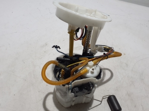 VOLVO XC60 (2017–2026) Kütusepump paagis 32203572 - 3