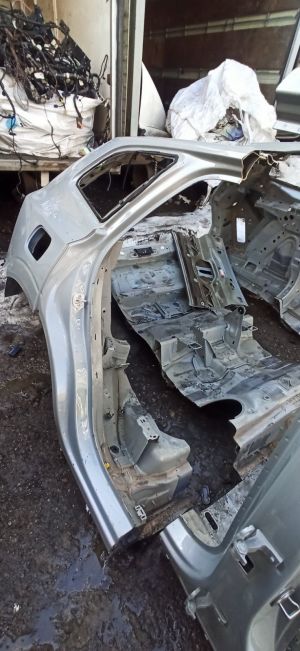 VOLVO XC60 (2017–2026) Aizmugurējais spārns un tā detaļas 31484169 - 3