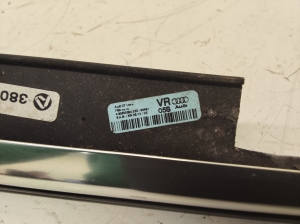 AUDI A6 C7 (2011–2018) Esiukse klaasi välimine liist 4G0853284 - 2