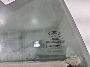 Ford Mustang Mach-E Mach-E (2020–2026) Aizmugurējo sānu durvju stikls LJ8BR25712AC - 2