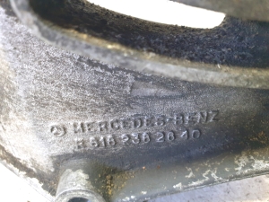 Mercedes Benz 100 631 (1981–1996) Stūres pastiprinātāja sūkņa turētājs 6162362640 - 2