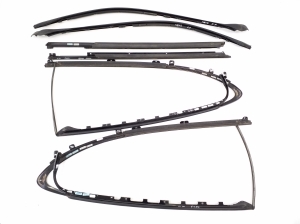 Porsche Panamera 970 (2009–2016) Rear quarter window outer molding 97053615620 - 4