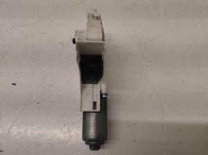 AUDI A6 C6 (2004–2011) Front door window regulator motor 8K0959802 - 3