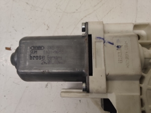 AUDI A6 C6 (2004–2011) Front door window regulator motor 966935200 - 3
