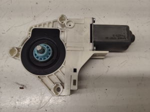Hinterer Seitentür-Fensterhebermotor - 8K0959811