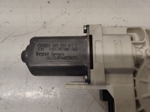 AUDI A6 C6 (2004–2011) Hinterer Seitentür-Fensterhebermotor 8K0959811 - 4