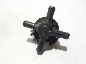 Ford Mustang Mach-E Mach-E (2020–2026) Auxiliary water pump LU5A8C508AE - 3