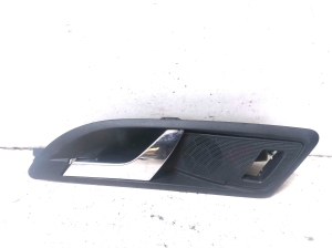 Skoda Yeti (2009–2017) Front door inner handle 1Z0837247 - 3