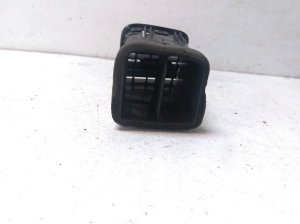 Skoda Yeti (2009–2017) Dashboard air vent grilles 5L0819701 - 3