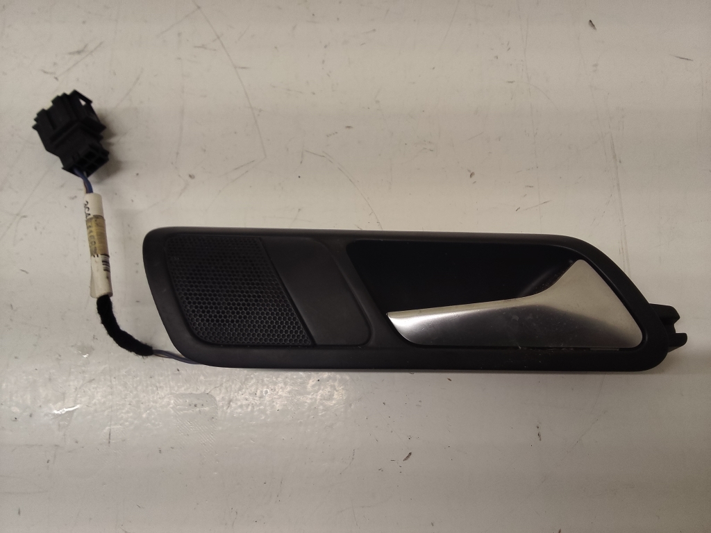 Volkswagen Passat B6 (2005–2010) Rear side door interior handle 3C4839114 Volkswagen Passat B6 (2005–2010) Rear side door interior handle 3C4839114