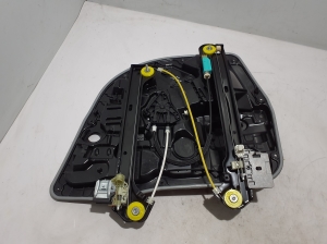 Mercedes Benz EQS 297 (2021–2026) Aizmugurējo durvju logu pacēlājs A2977300100 - 2