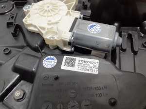Mercedes Benz EQS 297 (2021–2026) Aizmugurējo durvju logu pacēlājs A2977300100 - 4