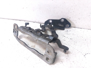 Mercedes Benz C-Class 204 (2007–2014) Hood hinge A2048800728004 - 2