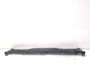 Mercedes Benz C-Class 204 (2007–2014) Priekšējā rāmja vidusdaļa A2046200072 - 4