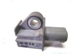 Mercedes Benz C-Class 204 (2007–2014) Airbagsensor A2048201985 - 4