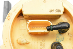 Volkswagen Golf V (2003–2009) Kütusepump paagis 1K0919050D - 2