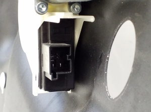 Porsche Panamera 970 (2009–2016) Front door window regulator 97053720100 - 4