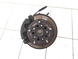 Front wheel hub - 