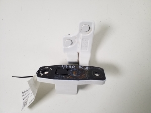 Mercedes Benz EQC N293 (2019–2026) Rear side door lower hinge A2937303200 - 2