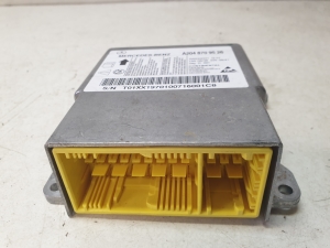 Mercedes Benz C-Class 204 (2007–2014) Turvapadja moodul A2048709526 - 3