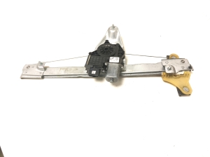   Esiukse aknatõstuk ja selle osad  - 8072015167R 