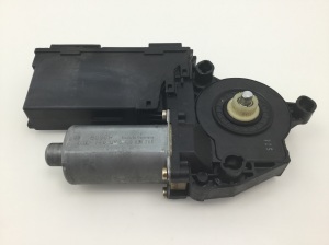 Fensterhebermotor vorne - 8E2959801B