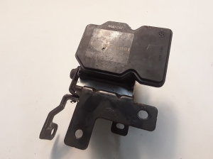 Kia Sorento (2009–2014) ABS unit 589202P700 - 3