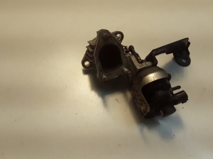 Kia Sorento (2009–2014) EGR valve 284102F700 - 4