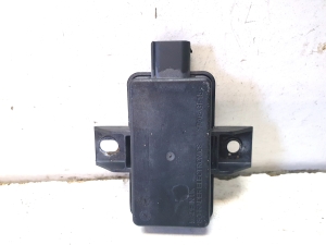 Mercedes Benz C-Class 204 (2007–2014) Tire pressure control module A0009000800 - 3