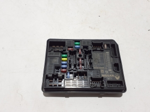 Fuse boxes - 284B79985R