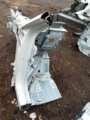 Ford Mustang Mach-E Mach-E (2020–2026) Eesmine tugijalg LJ9BR16A045-AG - 2