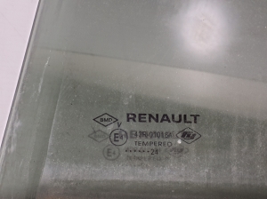 RENAULT Austral (2022–2026) Aizmugurējo sānu durvju stikls 823013512R - 2