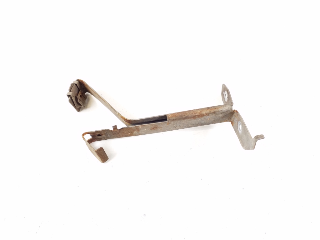 Mercedes Benz E-Class W212 (2009–2015) Halter Unterfahrschutz vorne A2045241440 Mercedes Benz E-Class W212 (2009–2015) Halter Unterfahrschutz vorne A2045241440