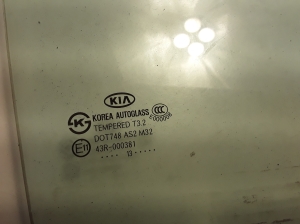 Kia Sorento (2009–2014) Aizmugurējo sānu durvju stikls 834212P000 - 3