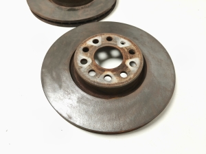 Volkswagen Tiguan (2007–2016) Front brake disc 5Q0615301F - 2