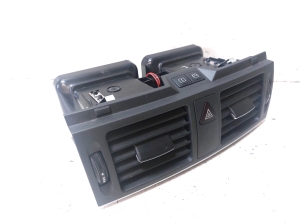 Mercedes Benz C-Class 204 (2007–2014) Dashboard air vent grilles A2048307454 - 2