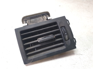 Dashboard air vent grilles - A2048300754