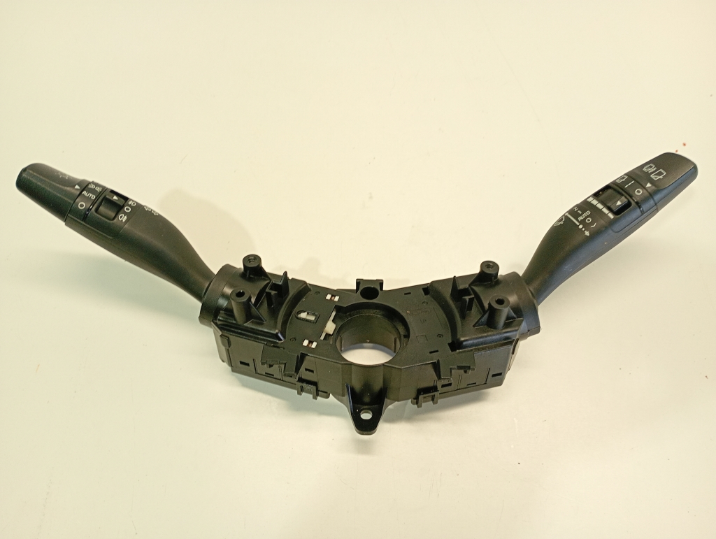 Kia Sportage (2010–2016) Switch and its parts 93404