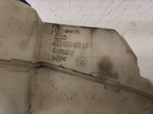 AUDI A4 B7 (2004–2008) Scheibenwaschbehälter vorne 8E0955451 - 2