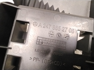 Mercedes Benz GLA-Class H247 (2019–2026) Distronic-Halter A2478852708 - 3